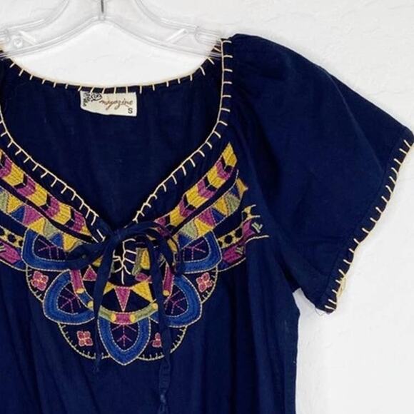Magazine Navy Boho Embroidered Short Sleeve Key Hole Popover Cotton Top Small - Picture 1 of 9